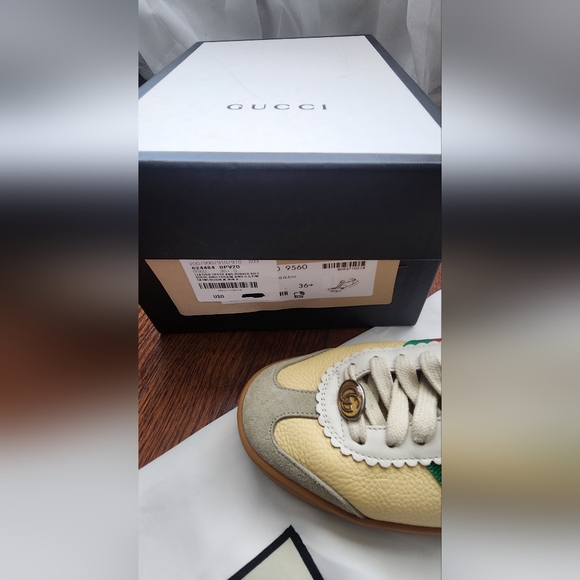💯 Authentic Gucci Sneakers - Picture 5 of 9